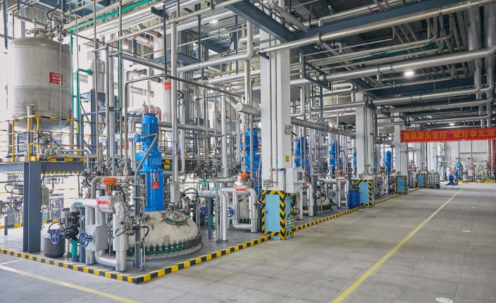 �����ڰѻ�ѧ�������մ���ÿС��˽�ҡ�ÿ����ͥ��ÿ����֯�������������޽���ɫƷ������