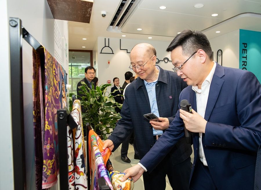 ��ѧ��չ���������г��� - ����(1).jpg